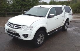 Mitsubishi L200 Warrior LB DCB DI_D 4x4 A Pick Up, registration WG15 BSO, first registered 13 May