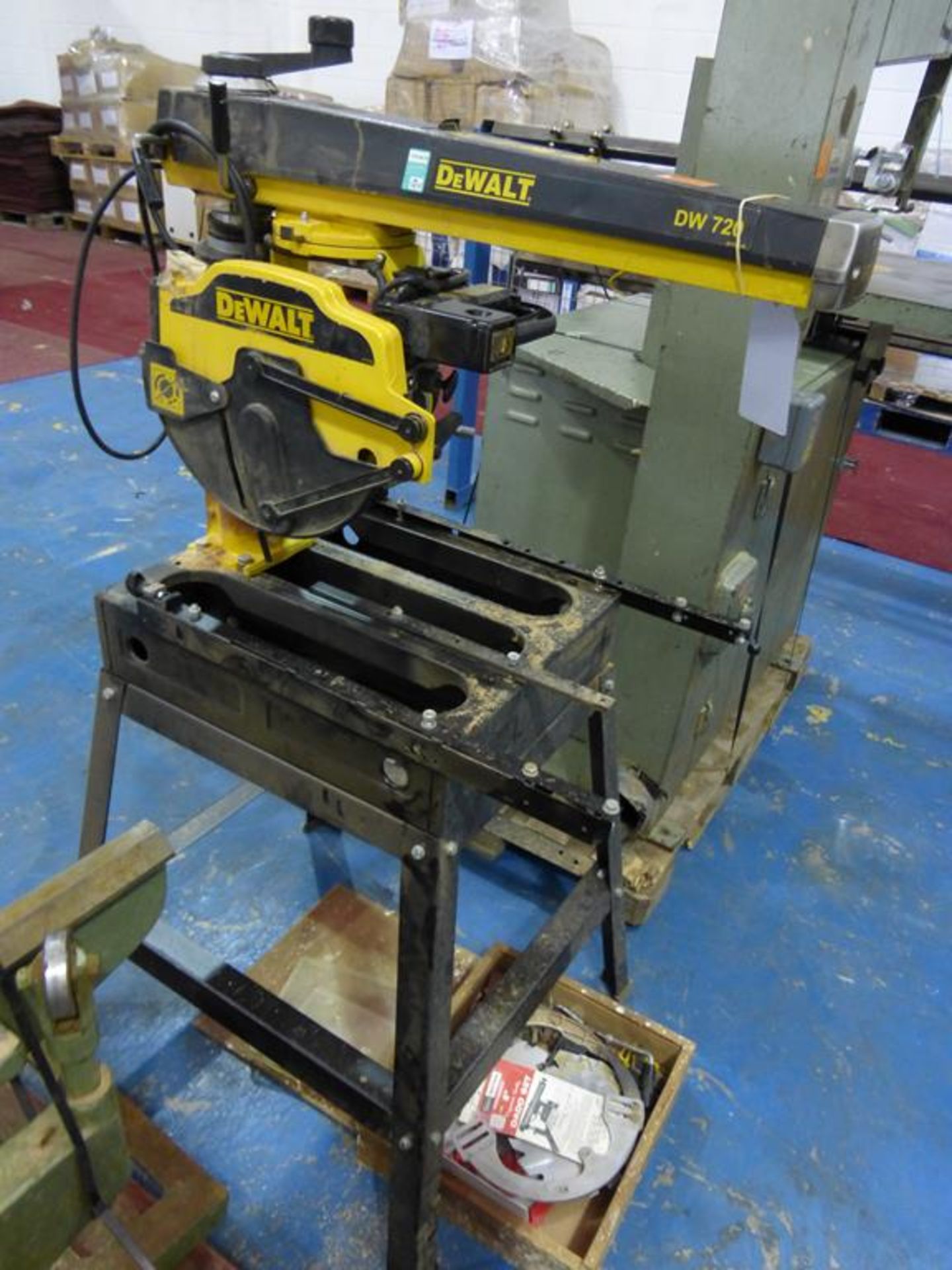 A De-Walt Crosscut Mitre Saw - Image 5 of 9