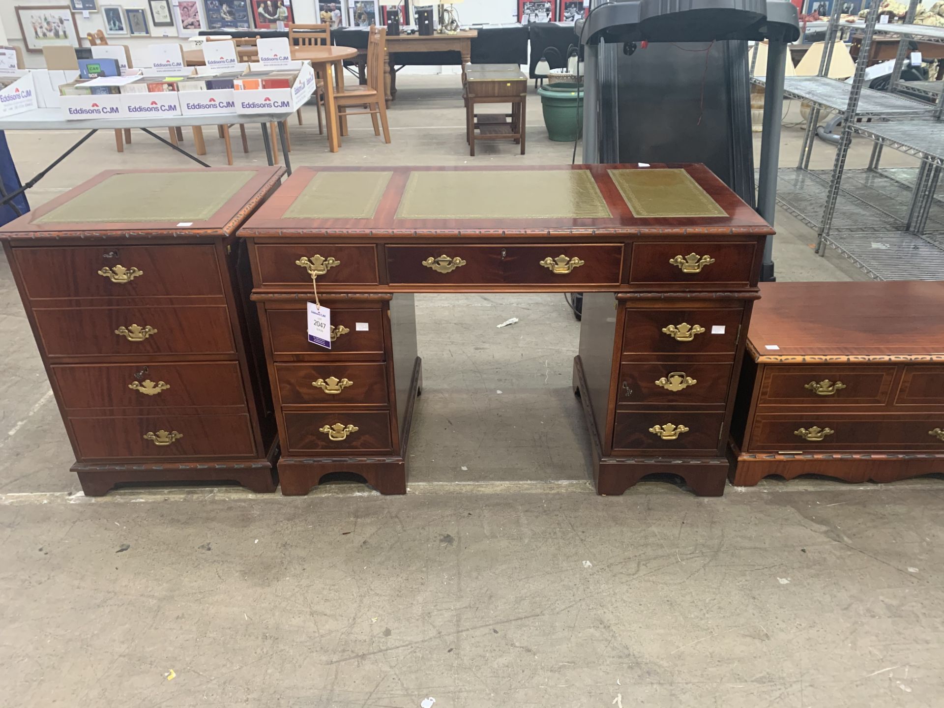 Georgian Style Desk, Drawer Unit & TV stand - Image 2 of 5