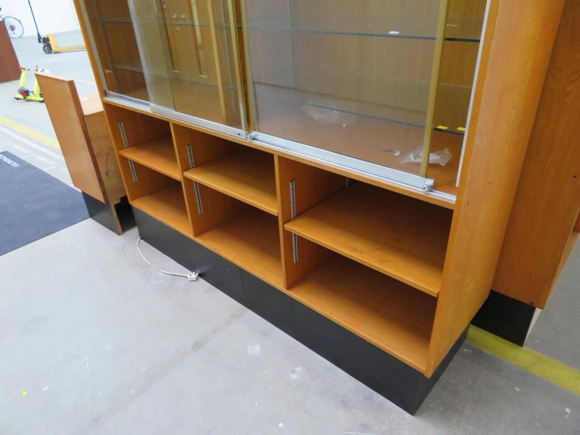 A Very Large Display Cabinet - Image 4 of 5