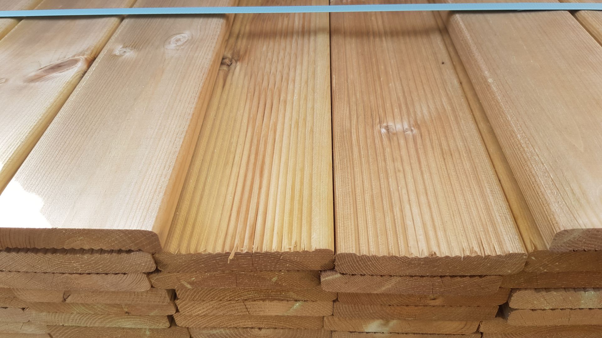 22mm x 100mm (18mm x 94mm) decking