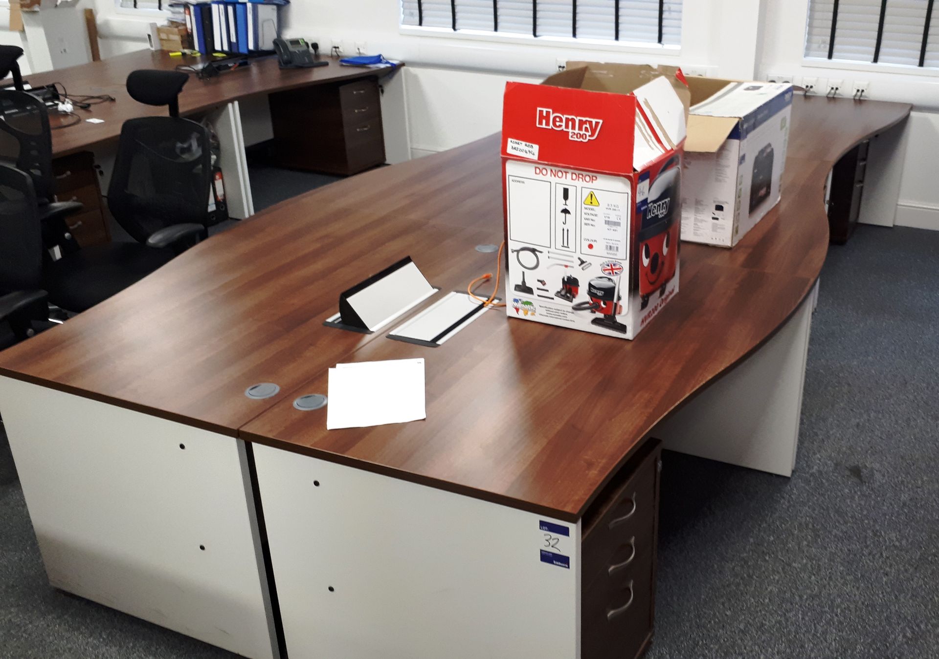 6 white laminate/oak laminate workstations 1400mm x 1000mm with integrated plug socket and 6