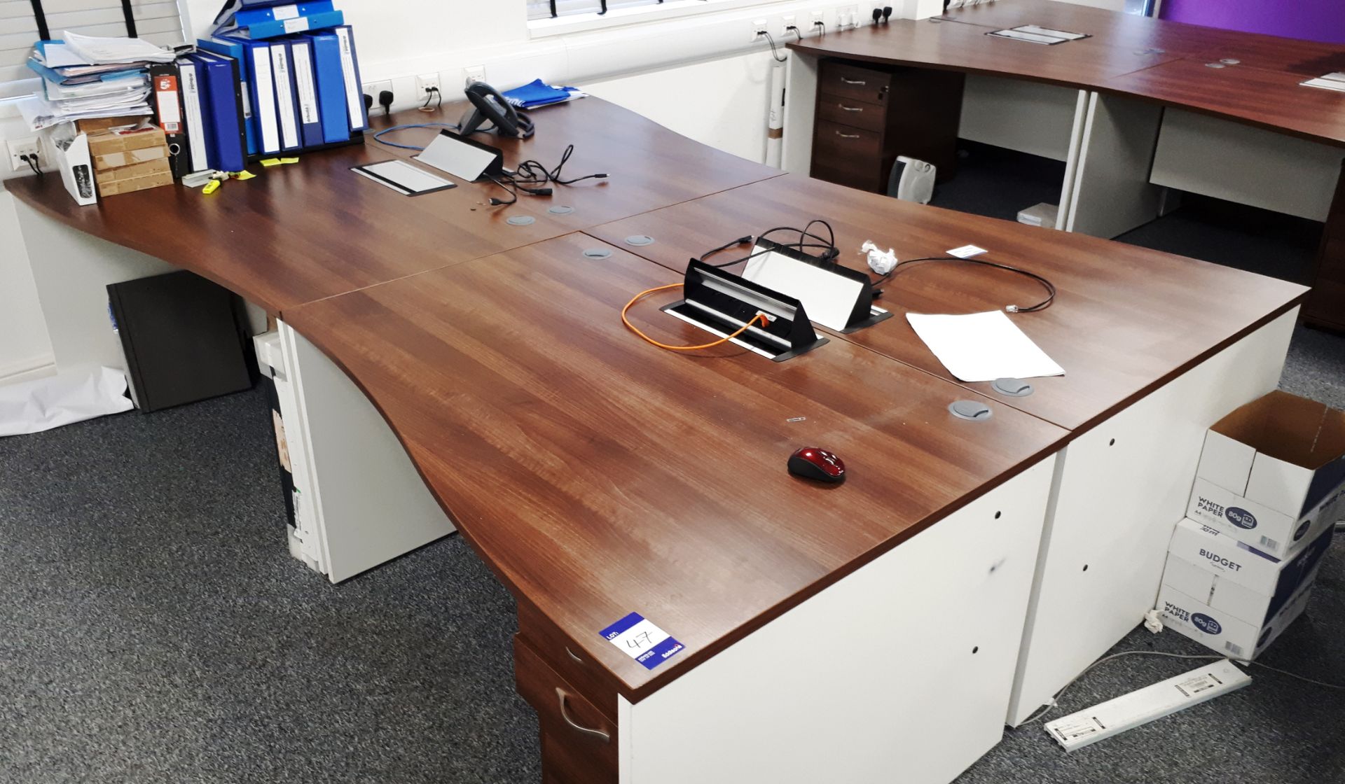 4 white laminate/oak laminate workstations and 3 pedestals