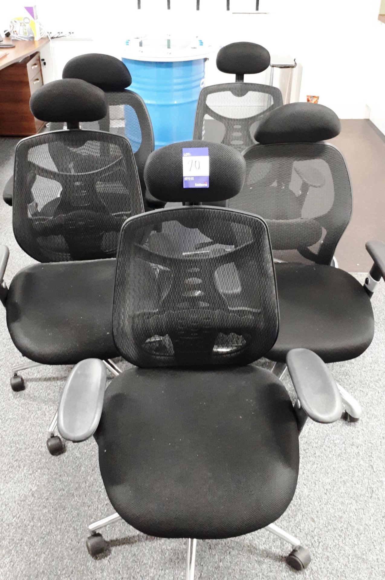 5 mobile swivel chairs black mesh