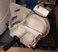 Buffalo CD278-02 meat slicer