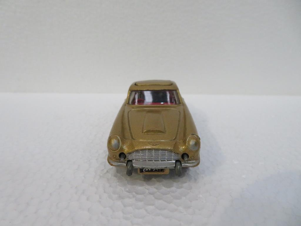 This is a Timed Online Auction on Bidspotter.co.uk, Click here to bid. A Boxed Corgi 261 Special - Image 7 of 14