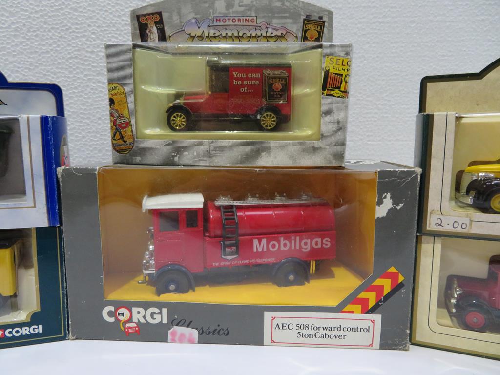 This is a Timed Online Auction on Bidspotter.co.uk, Click here to bid. A Quantity of Die-Cast Models - Image 6 of 7