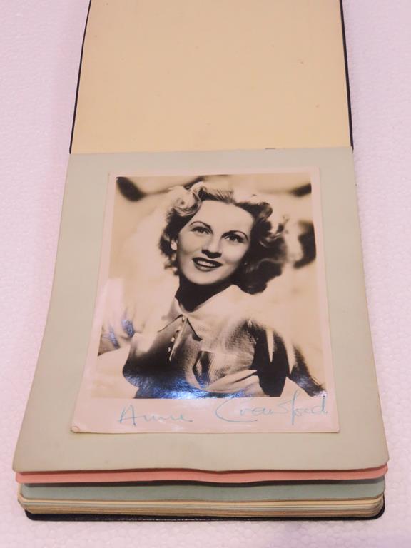 This is a Timed Online Auction on Bidspotter.co.uk, Click here to bid. An Autograph Album - Image 3 of 7