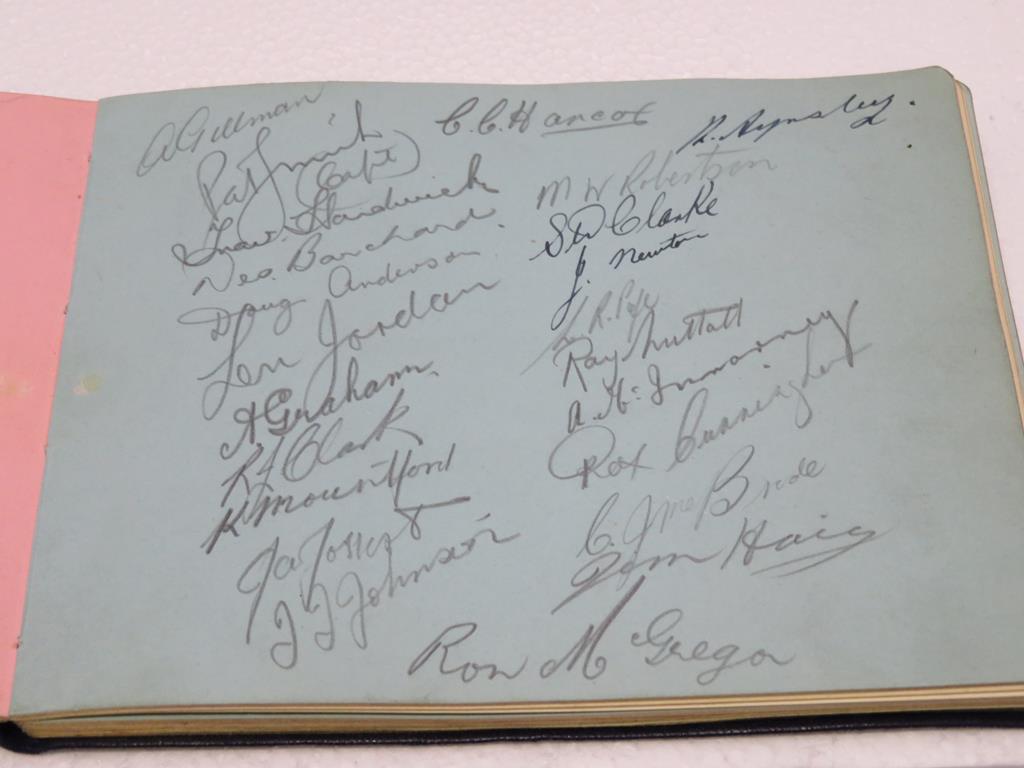 This is a Timed Online Auction on Bidspotter.co.uk, Click here to bid. An Autograph Album - Image 5 of 7