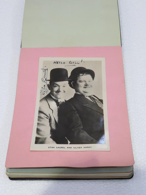 This is a Timed Online Auction on Bidspotter.co.uk, Click here to bid. An Autograph Album - Image 2 of 7