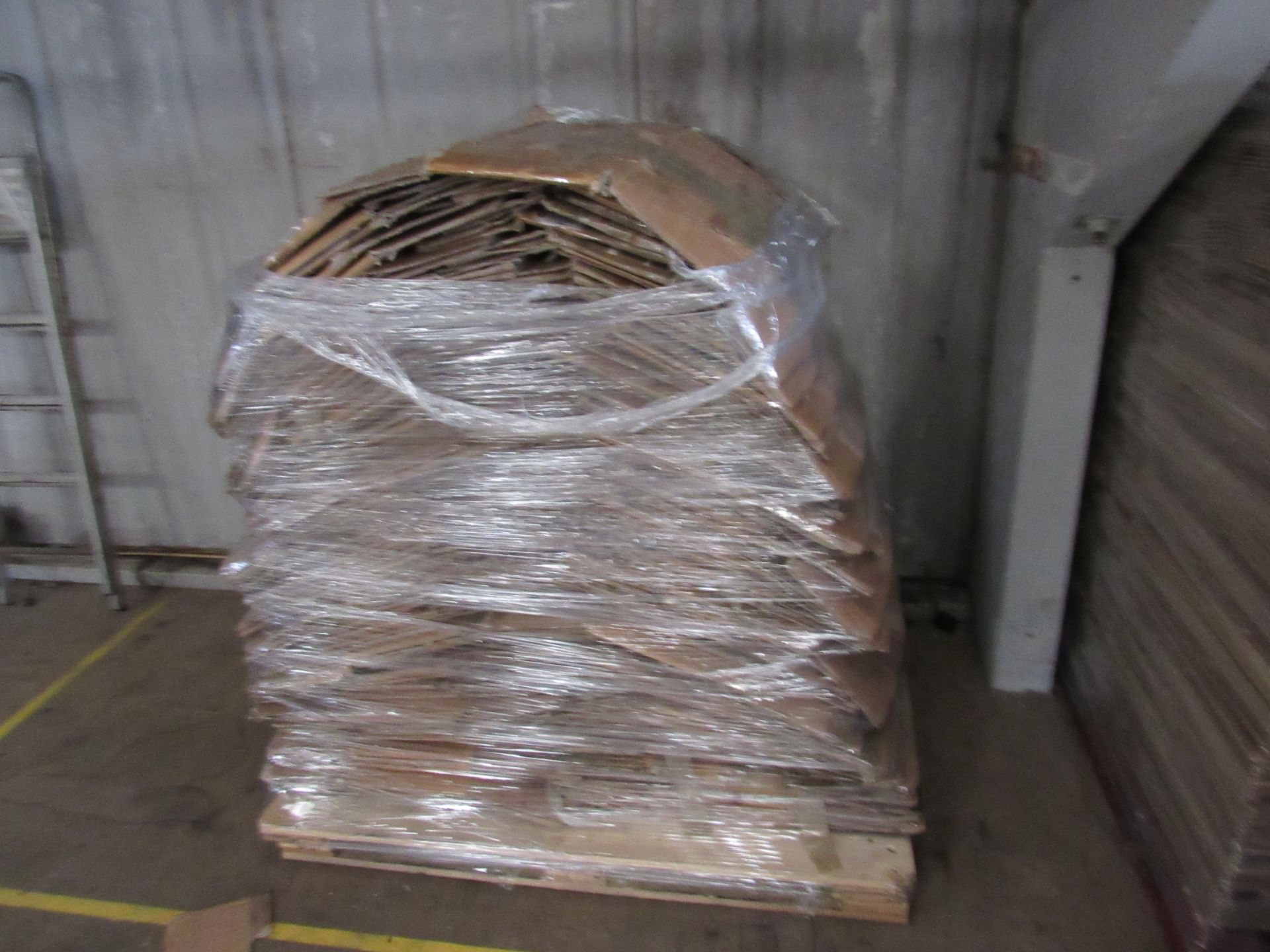 6 Various Pallets Cardboard - Image 3 of 4