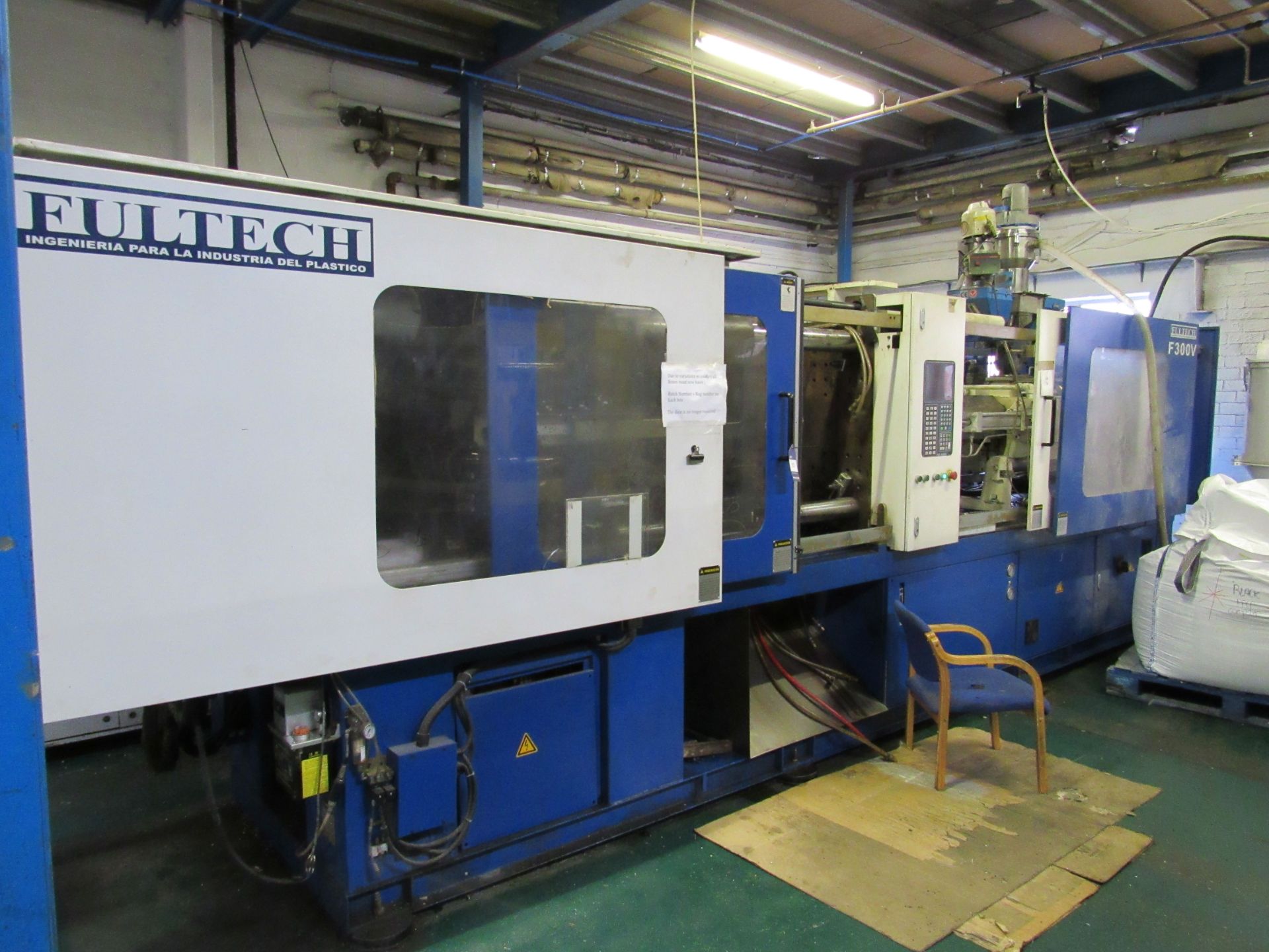 Fultech F300V Injection Moulding Machine, 3000KN, Serial 30B1100, 1280cm Cube, March 2012 with MTA - Image 5 of 9