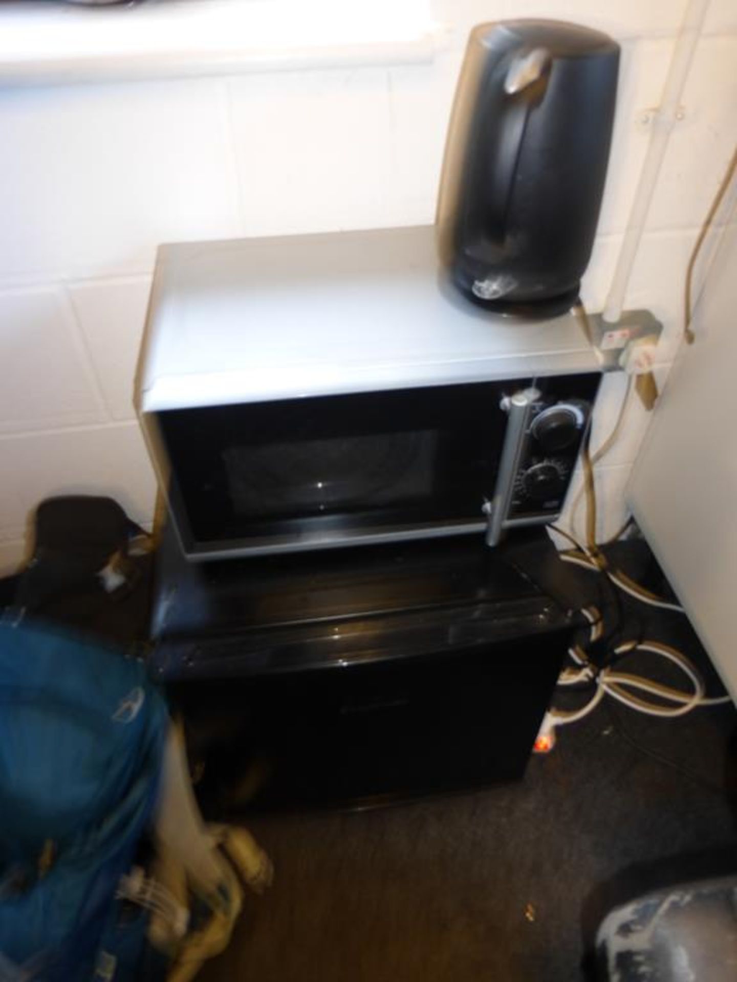 Office Equipment, a Microwave & a Radiator - Image 4 of 5