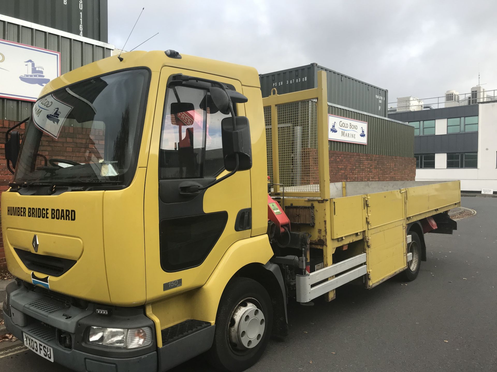 Renault 7.5t Drop side Lorry with Fassi F36 Crane