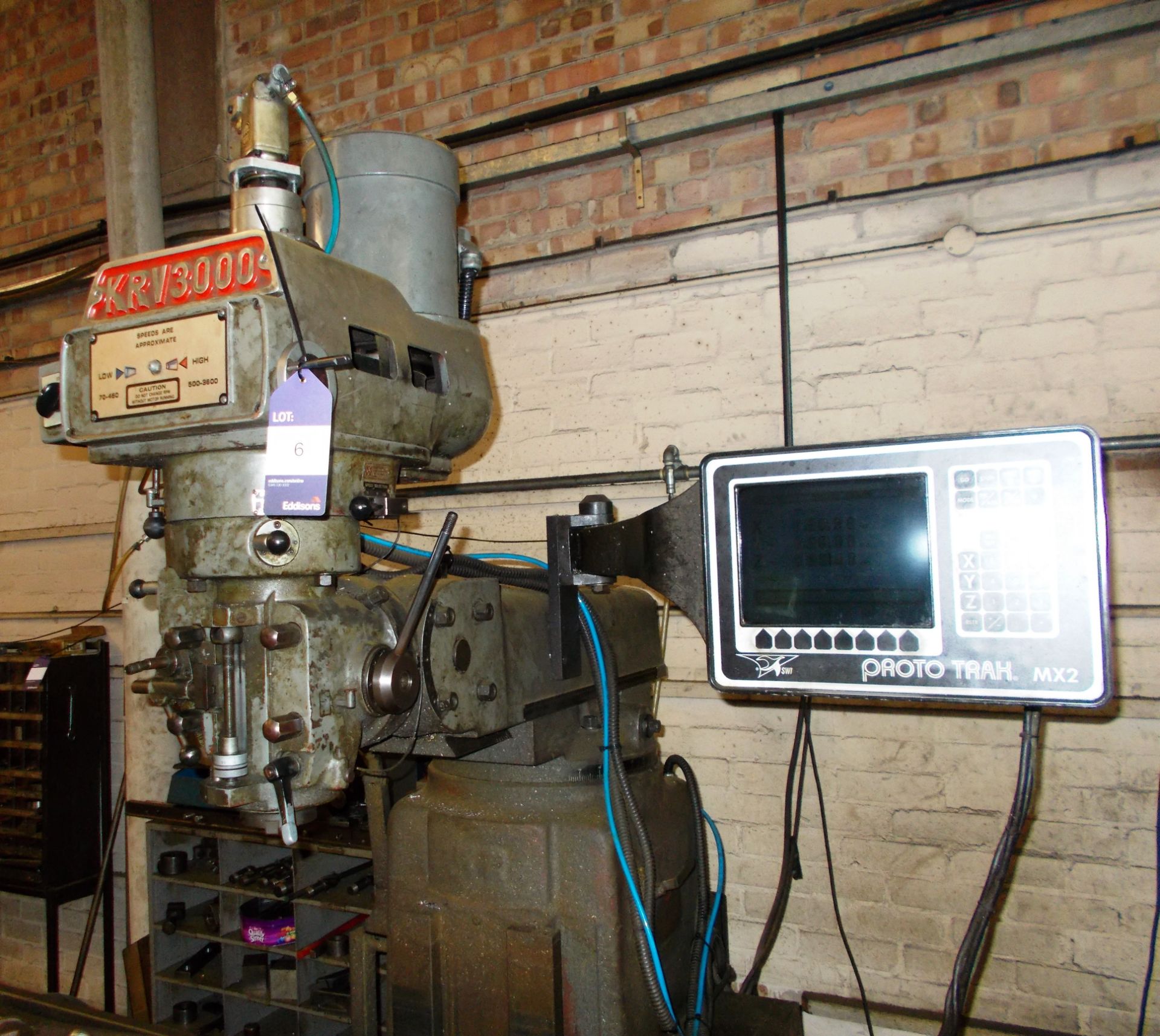 XYZ KRV3000 turret mill (Serial Number: 7348) with ProtoTrak MX2 3 axis DRO - Image 3 of 6
