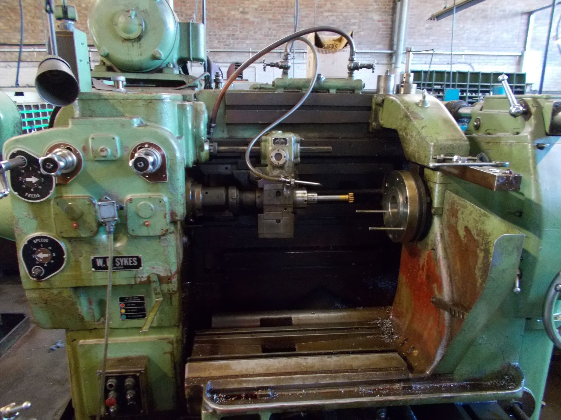 Sykes Type C52 gear shaper *Please note, purchasers must drain the machines of oil, and remove - Image 3 of 4