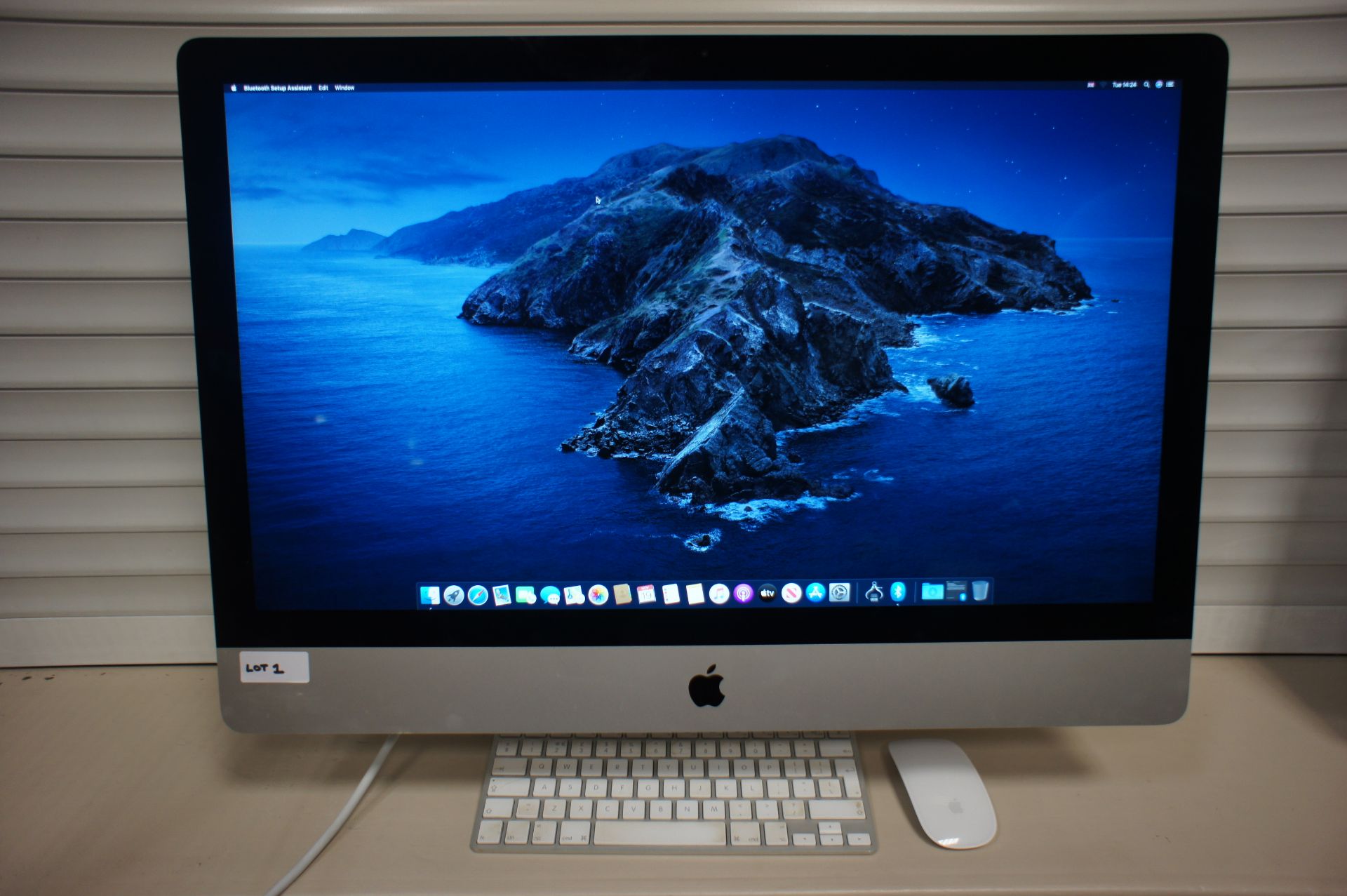 Apple iMac 5K 27" Intel® Core™ i7 (2017), 4.2 Ghz Quad-Core Intel Core i7 Processor, 16GB 2400MHz - Image 2 of 10