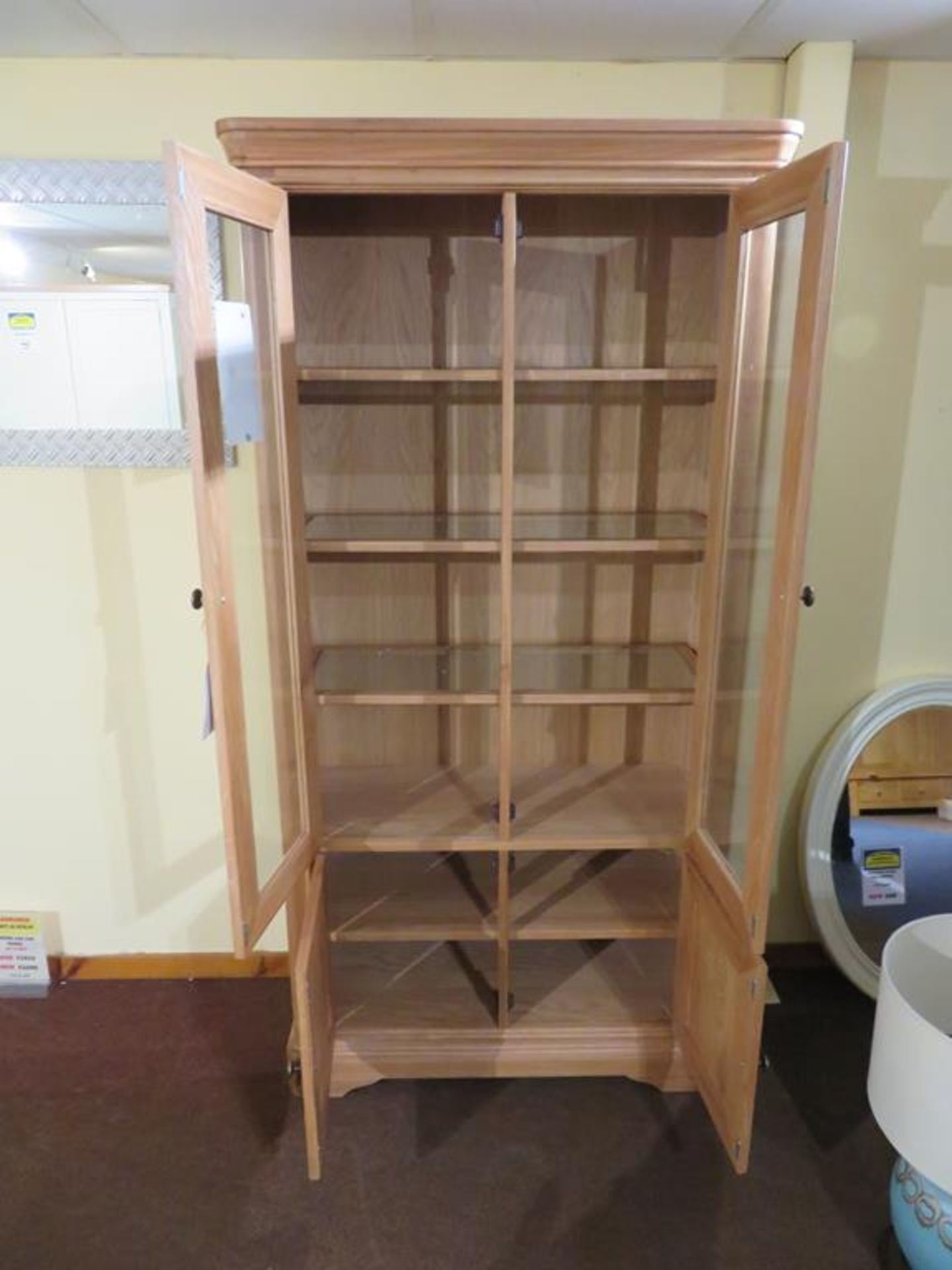 Banbury Oak Range Glazed Display Cabinet - Image 2 of 2