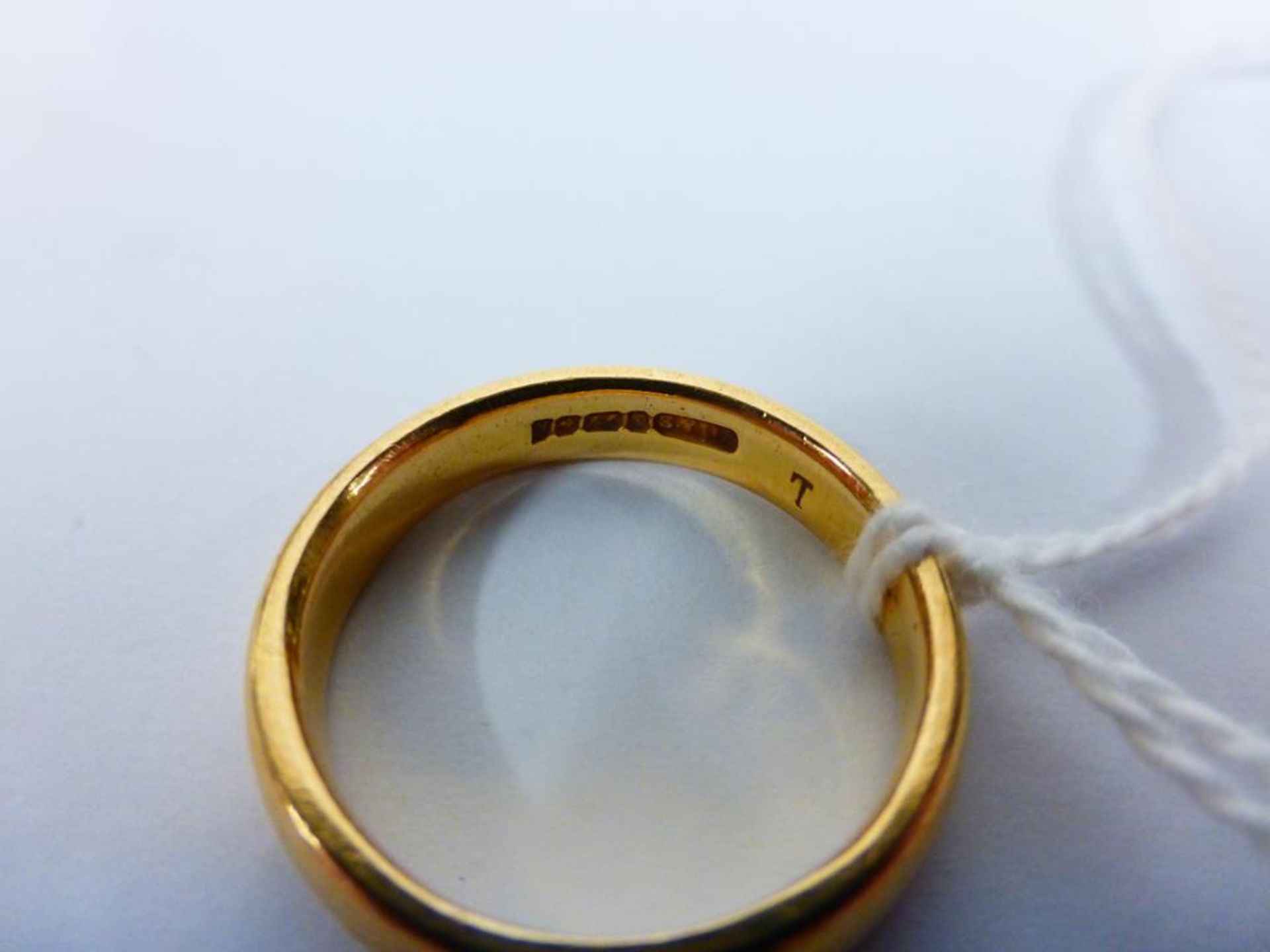 22ct Gold Wedding Band - Image 2 of 2