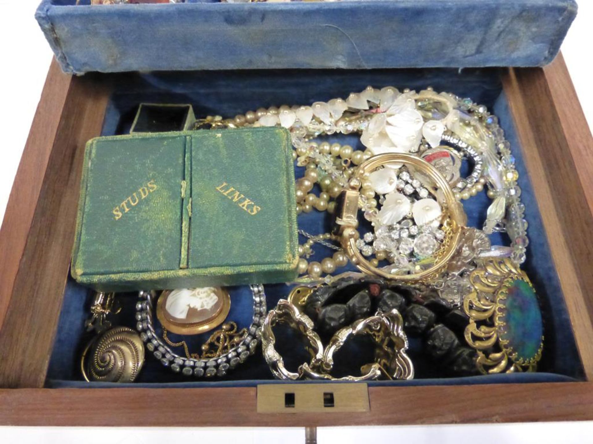 A Jewellery Box with Assorted Jewellery - Image 3 of 5