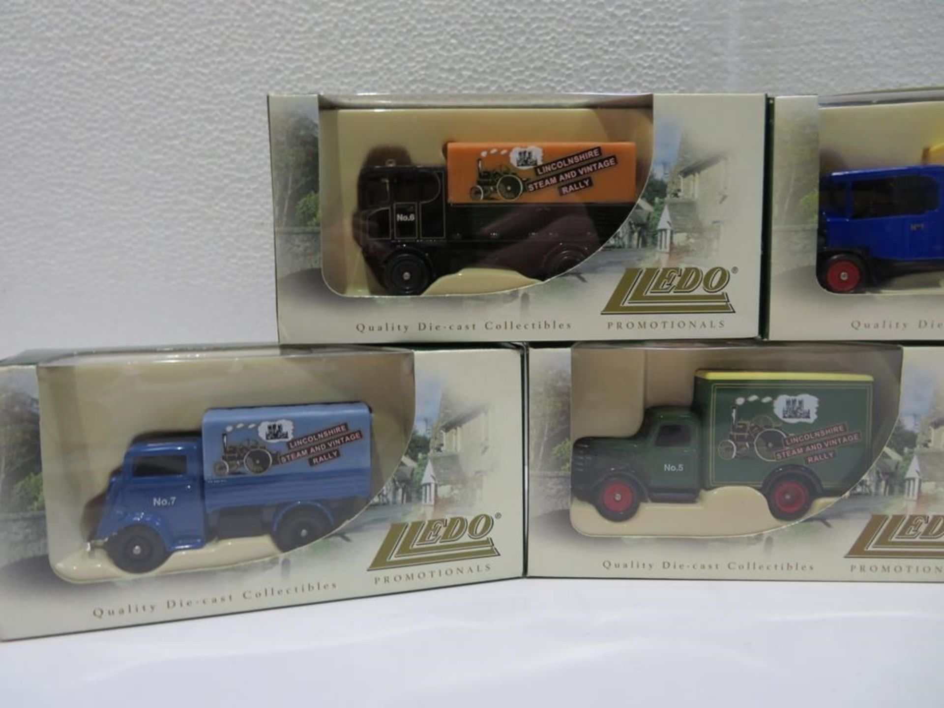 Quantity of Die-Cast Models - Image 2 of 7