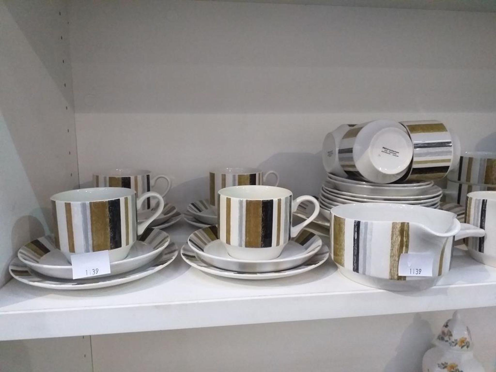 Shelf of 'Midwinter' Tableware - Image 2 of 5