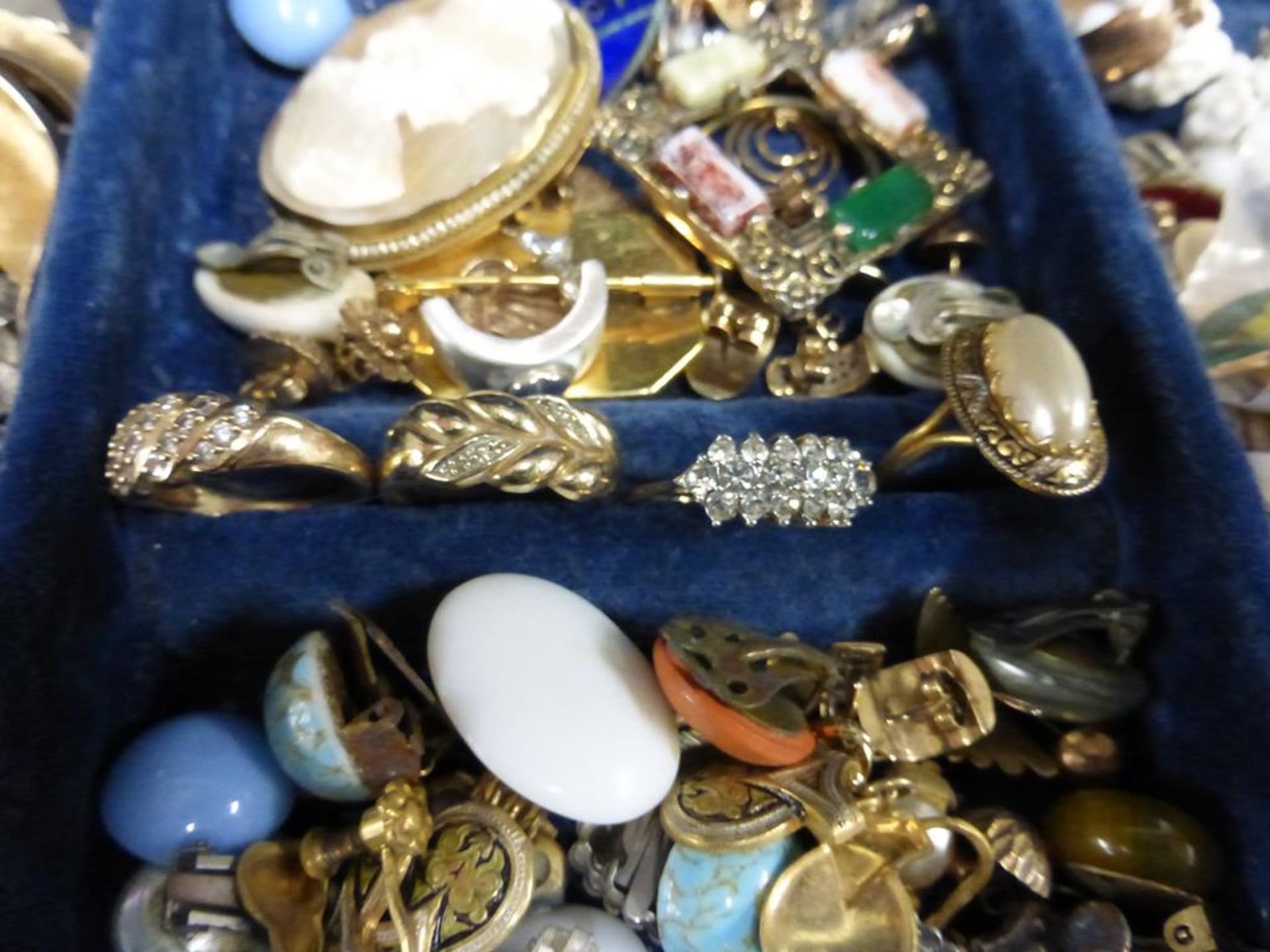 A Jewellery Box with Assorted Jewellery - Image 5 of 5