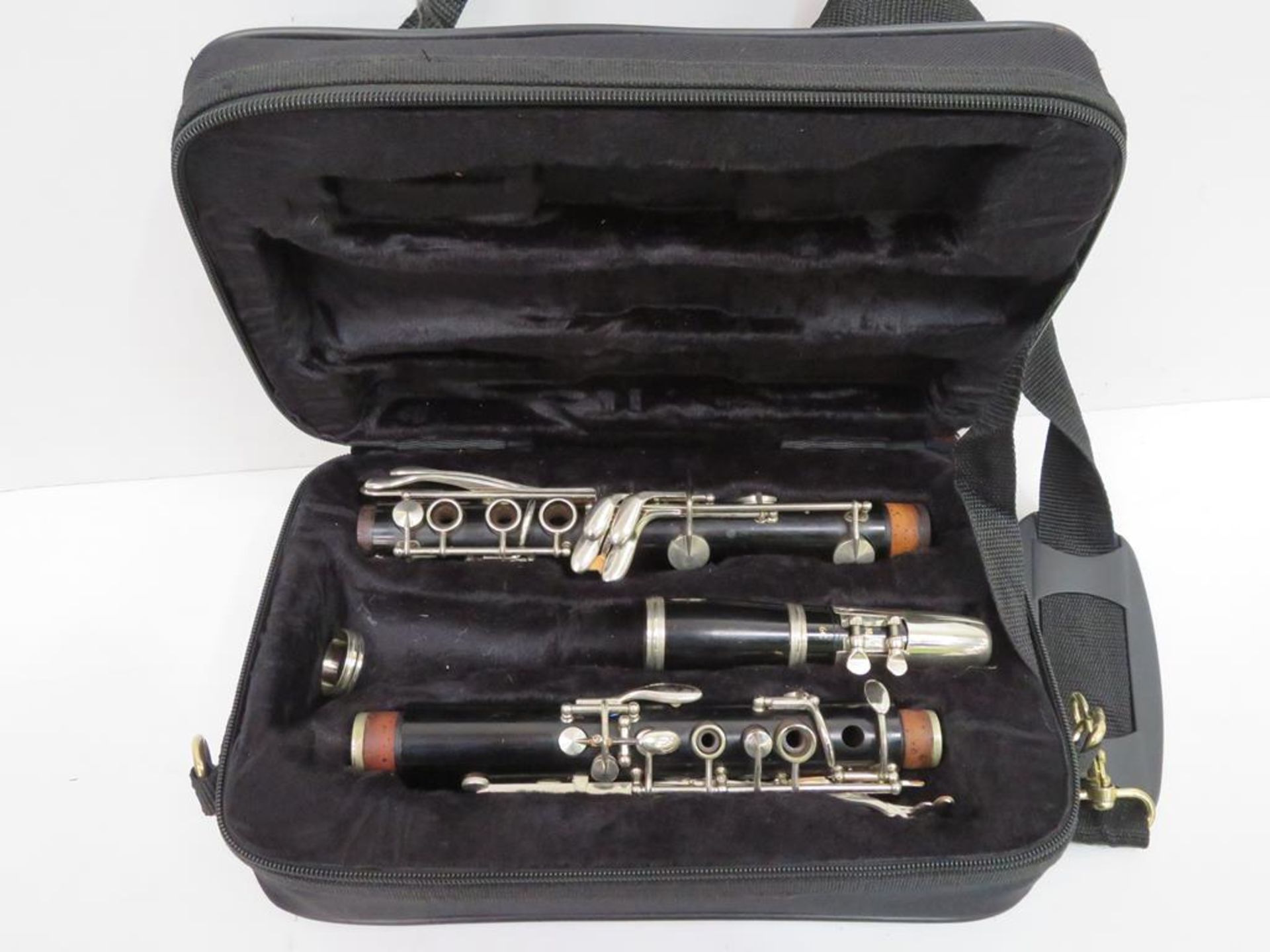 A Yamaha (?) '807916' Clarinet with 6C Mouthpiece with case