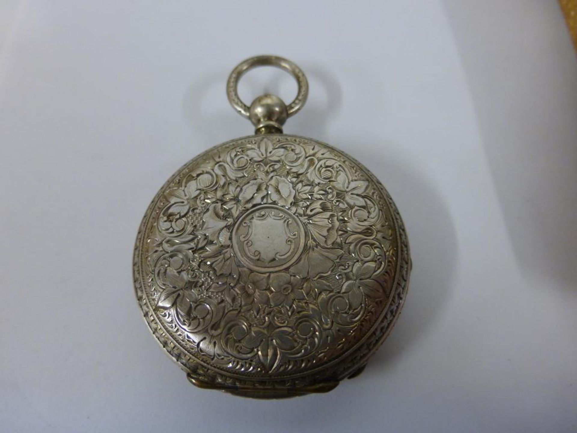 A 'Fine Silver' Pocket Watch - Image 2 of 4