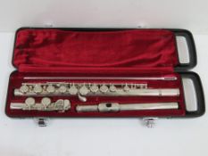 A Yamaha YFL 211N 016220 Flute with case