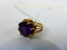 9ct Gold ring with Purple Stone