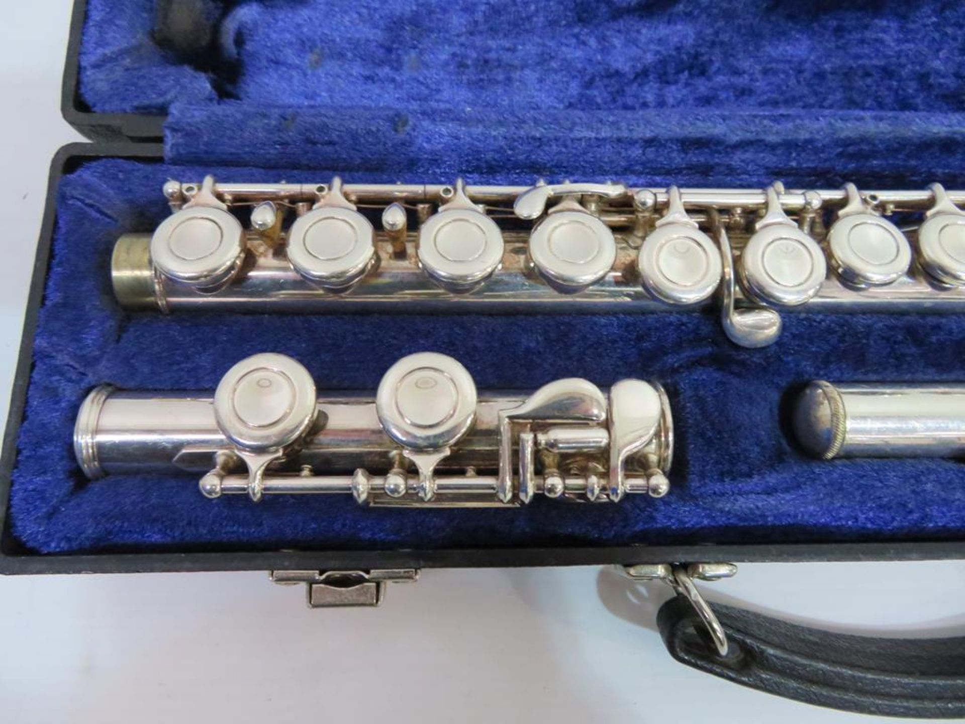 A Boosey & Hawkes 400 Flute with Case - Image 2 of 7