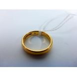 This is a Timed Online Auction on Bidspotter.co.uk, Click here to bid. A 22ct gold Wedding Band (7.