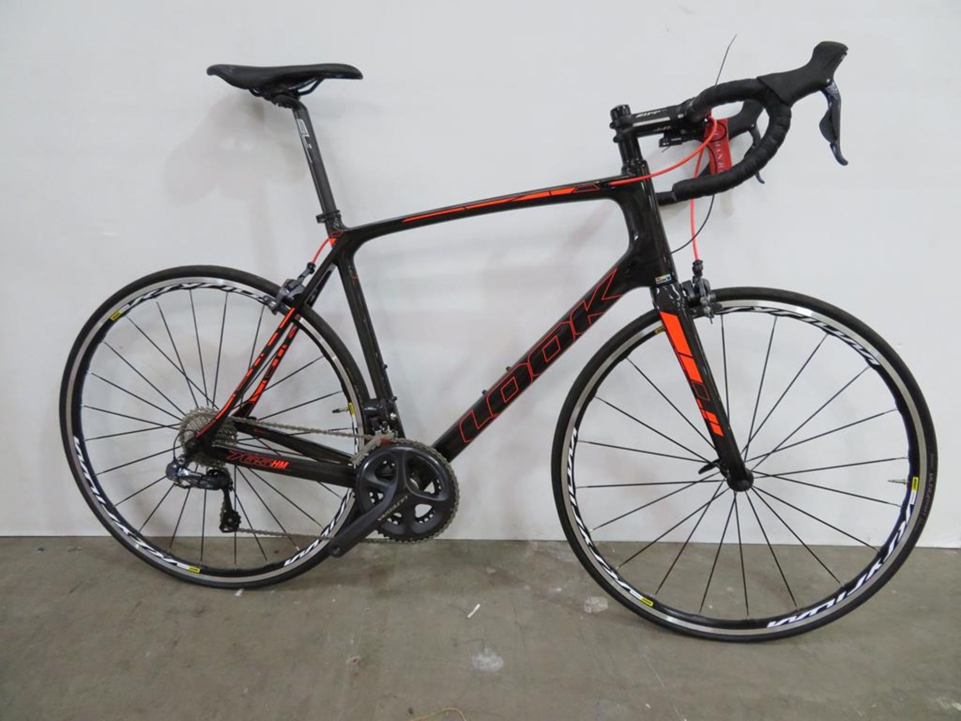 Look 765 HM Carbon Road Bike with accessories