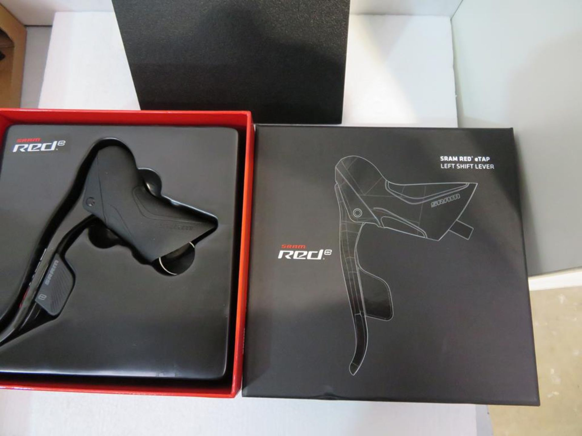 Sram Red E Tap System comprising of accessories - Image 10 of 20