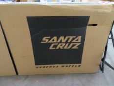 Santa Cruz Reserve 27 Carbon Wheelset with DT Swiss 350 Hubs