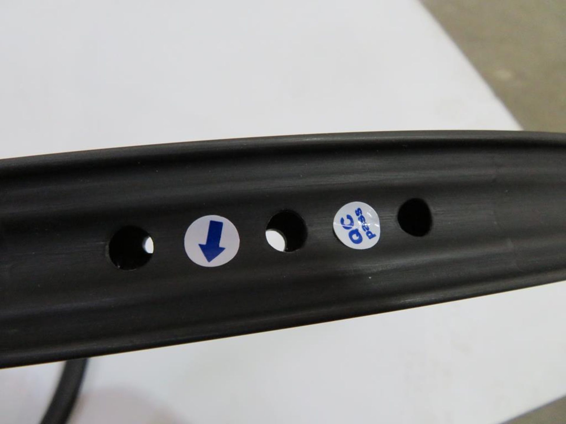 An unbranded Pair of Carbon Wheel Rims - Image 6 of 7
