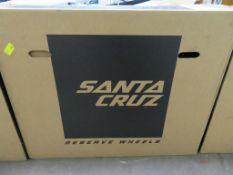 Santa Cruz Reserve 30 Carbon Wheelset with Industry Nine Hubs