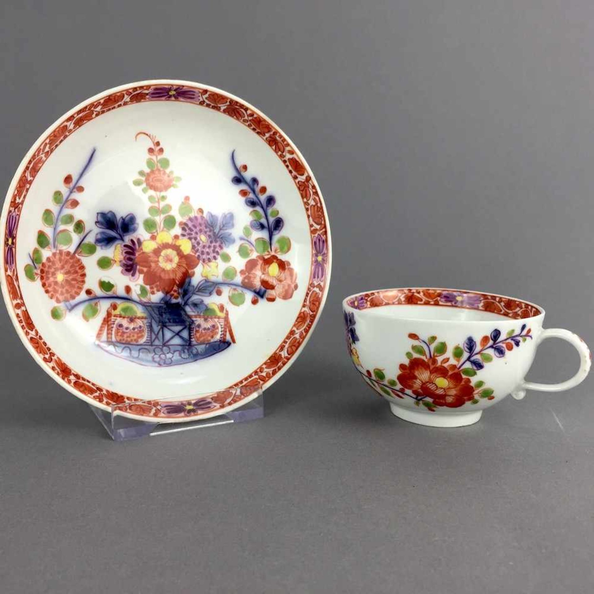 Seltene Tasse: Meissen Porzellan, 1730 - 1735. Tischchenmuster. Sehr selten und sehr gut.