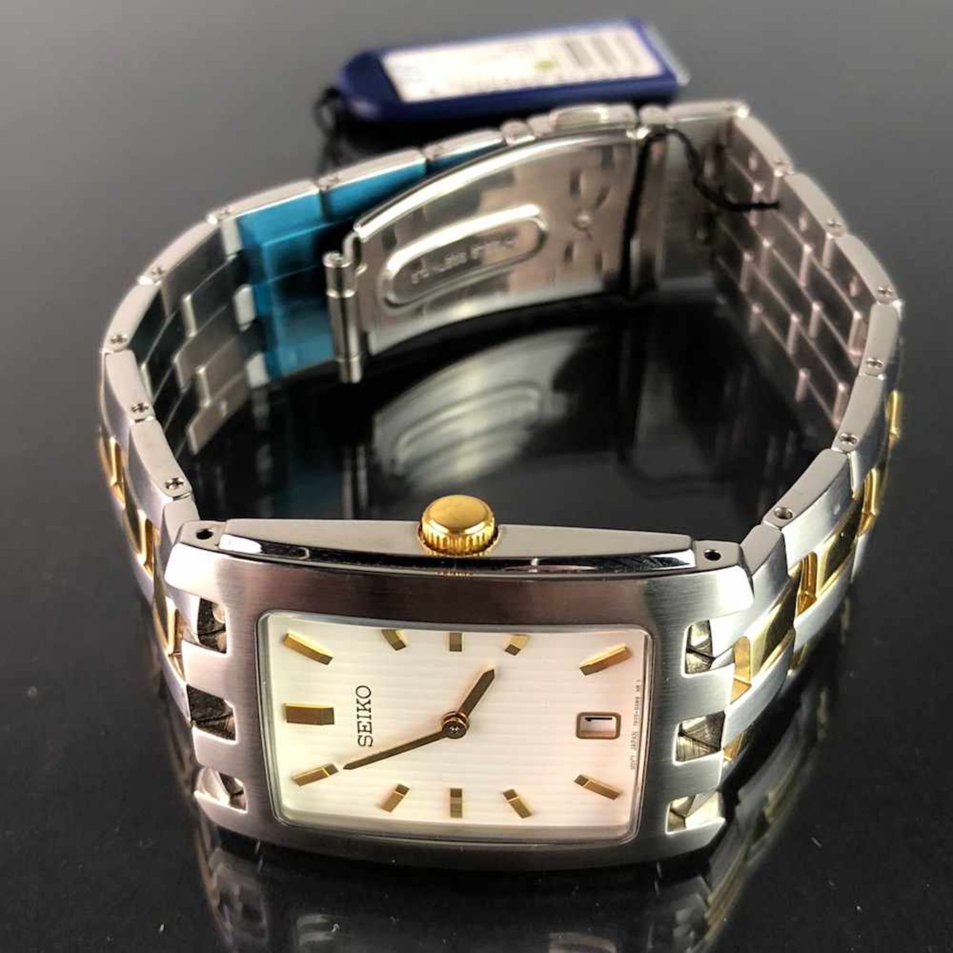 Armbanduhr: "SEIKO". Edelstahl matiert und bicolor. Mineralglas. Ungetragen aus Uhrmachernachlaß. - Bild 2 aus 4