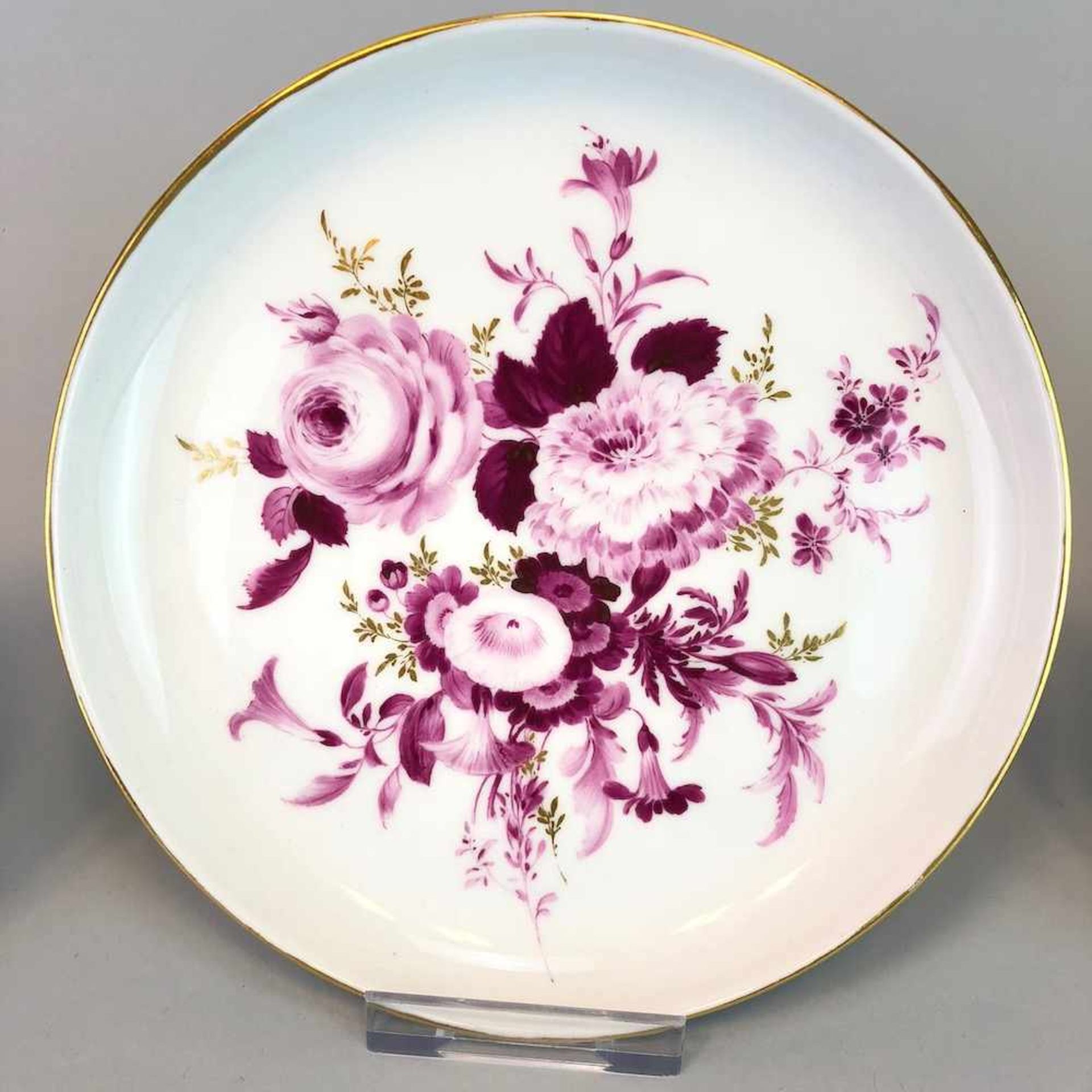 Zierteller / Wandteller: Meissen Porzellan, Blumen Malerei mit Goldgräsern, sehr gut.Flacher Teller,