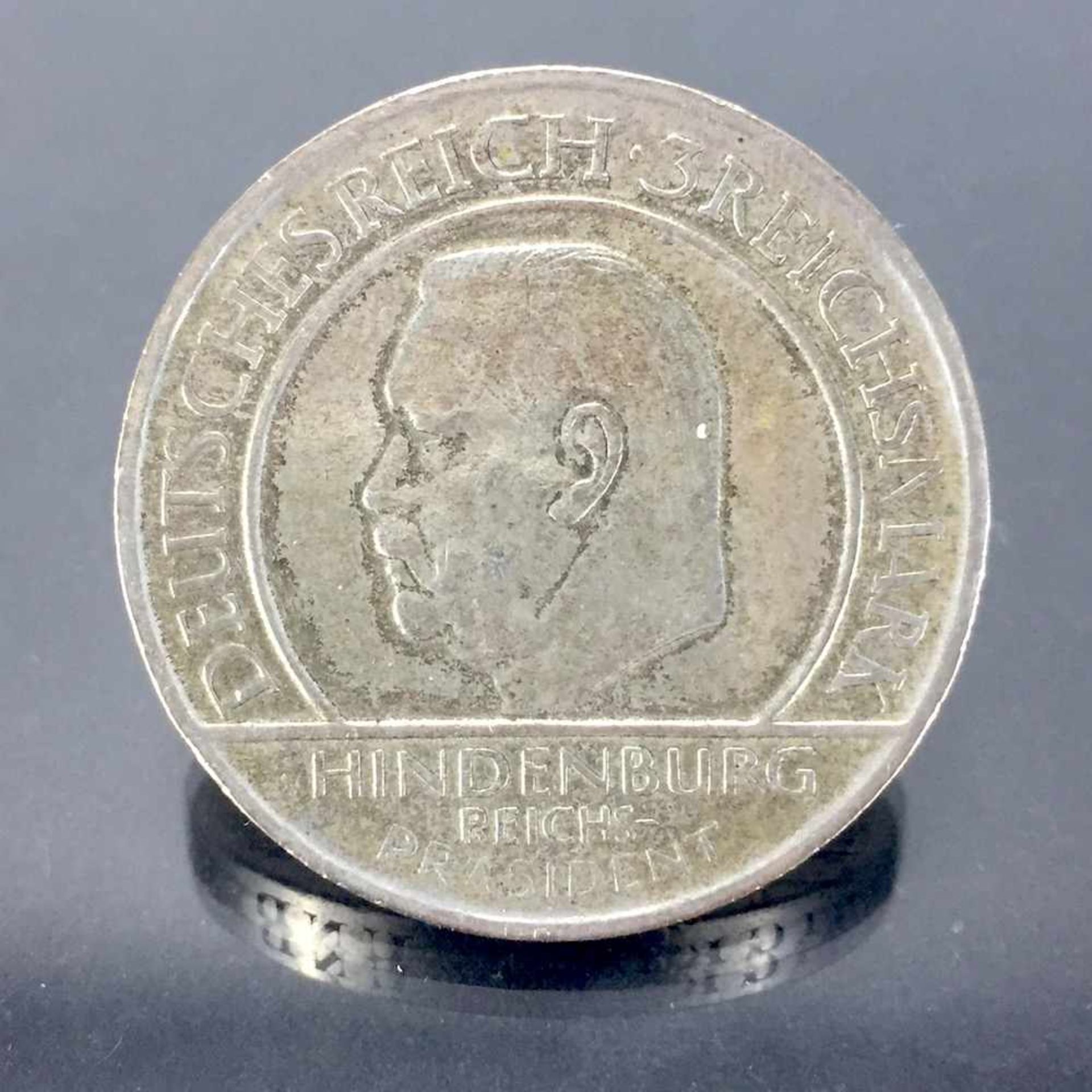 Drei Reichsmark: Schwurhand Hindenburg 1929 A. Weimarer Republik. vz. Jaeger 340.3 Mark Weimarer - Bild 2 aus 2
