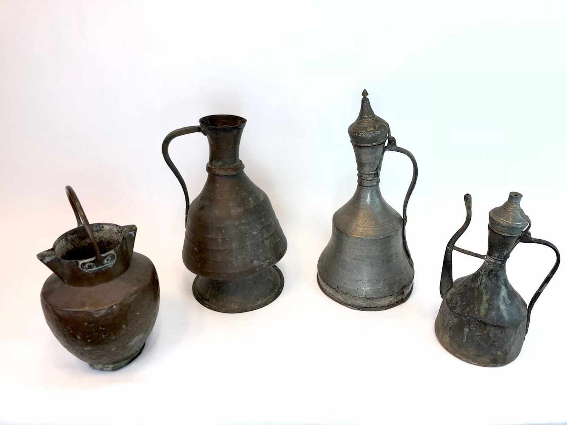 Vier historische Kupfergefäße: Kannen, Handarbeit, Barock. Orient / Südosteuropa.Kupfer von Hand - Bild 4 aus 4