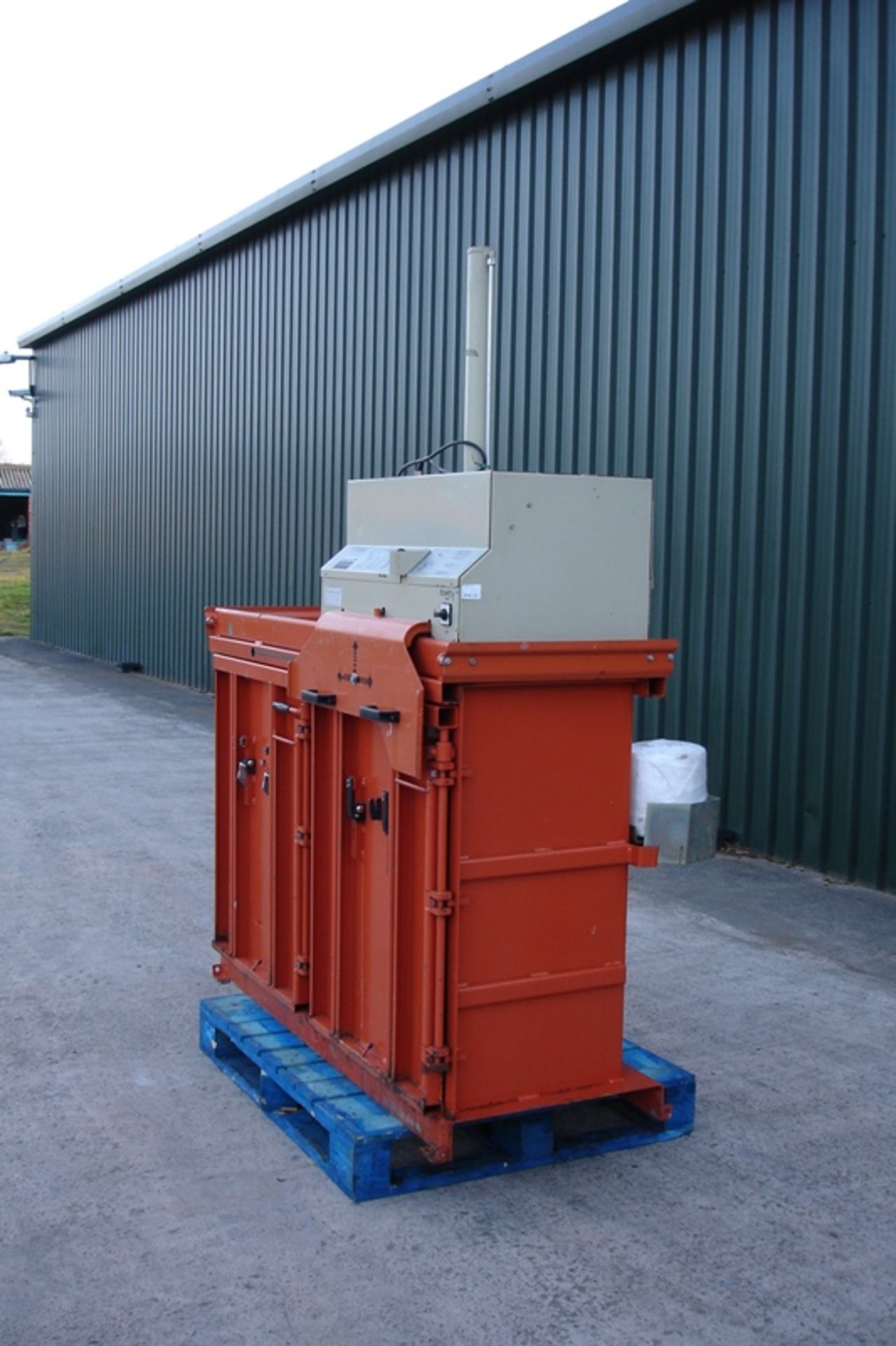 Orwak Twin Chamber Baler - Image 2 of 6