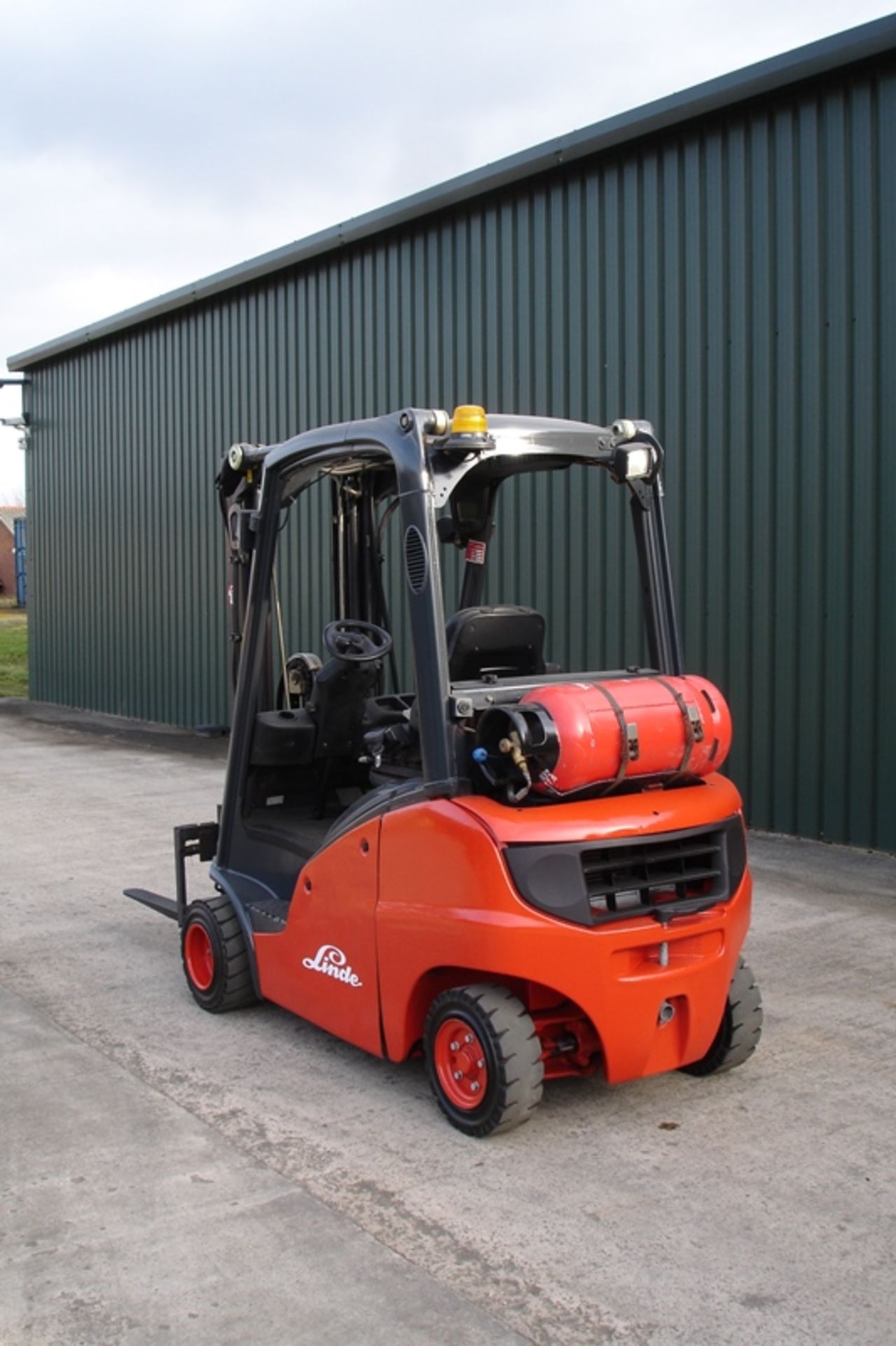 Linde 2 Ton Forklift - Image 2 of 5