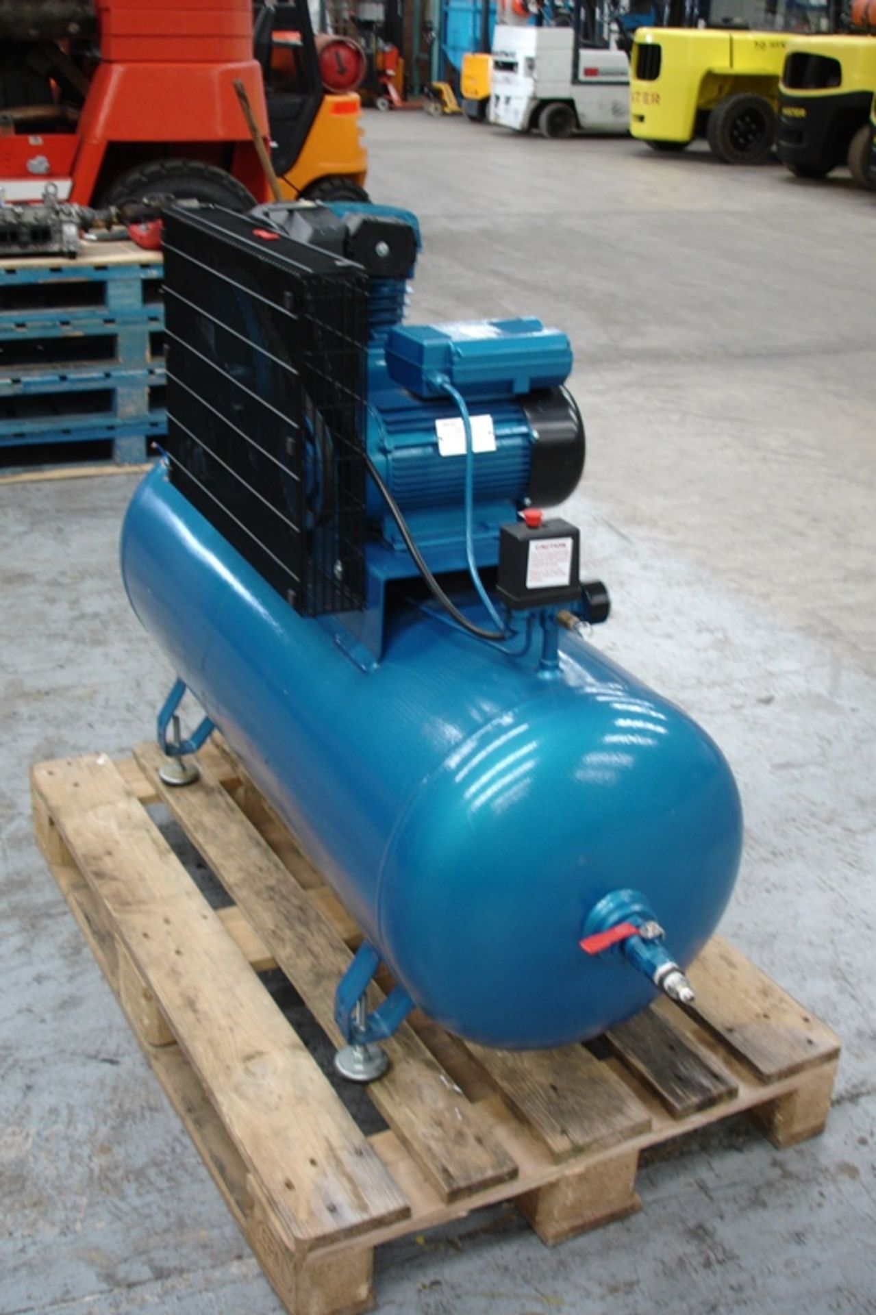 Clark Receiver Mounted Compressor - Image 3 of 4