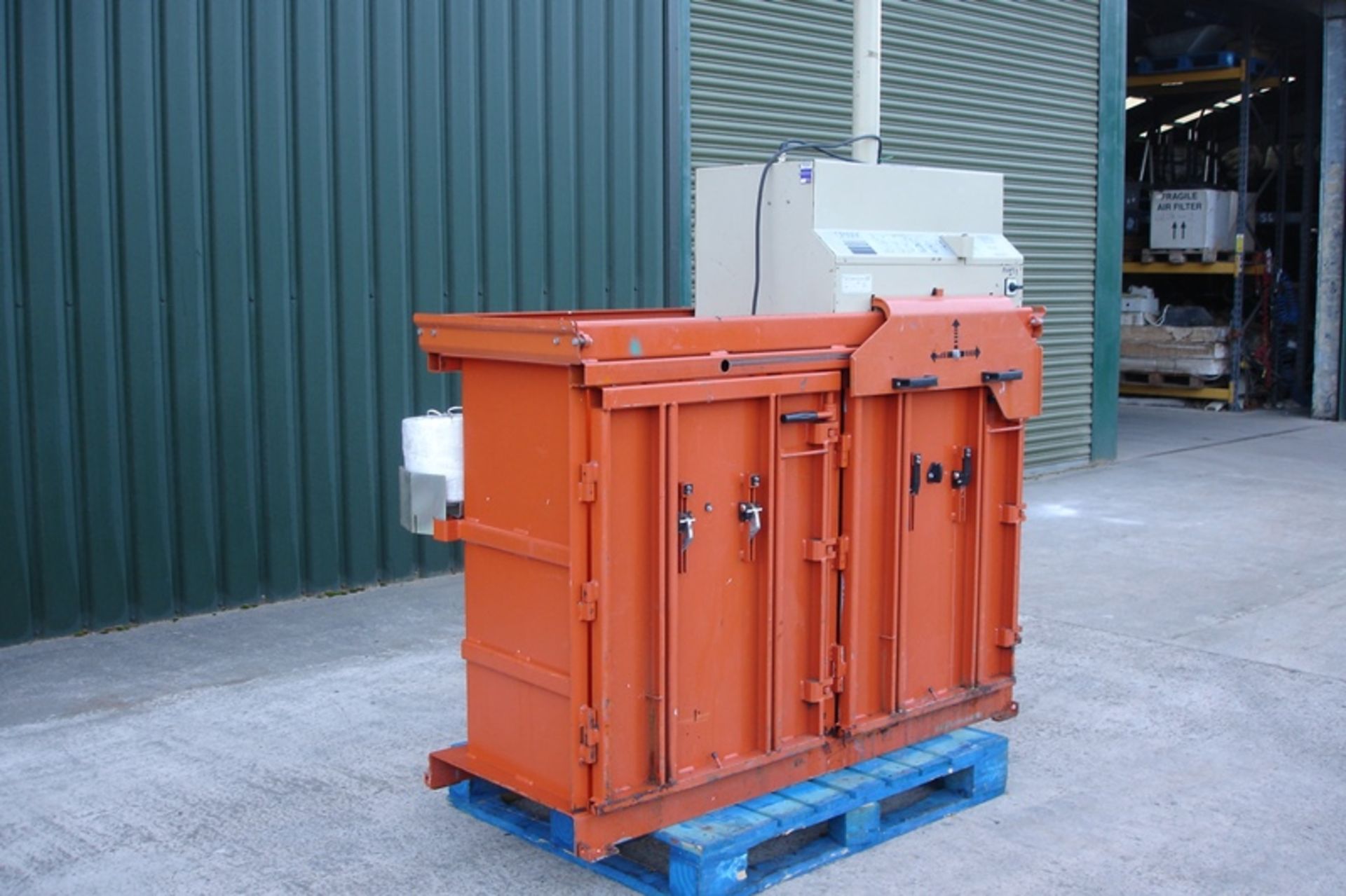 Orwak Twin Chamber Baler - Image 5 of 6