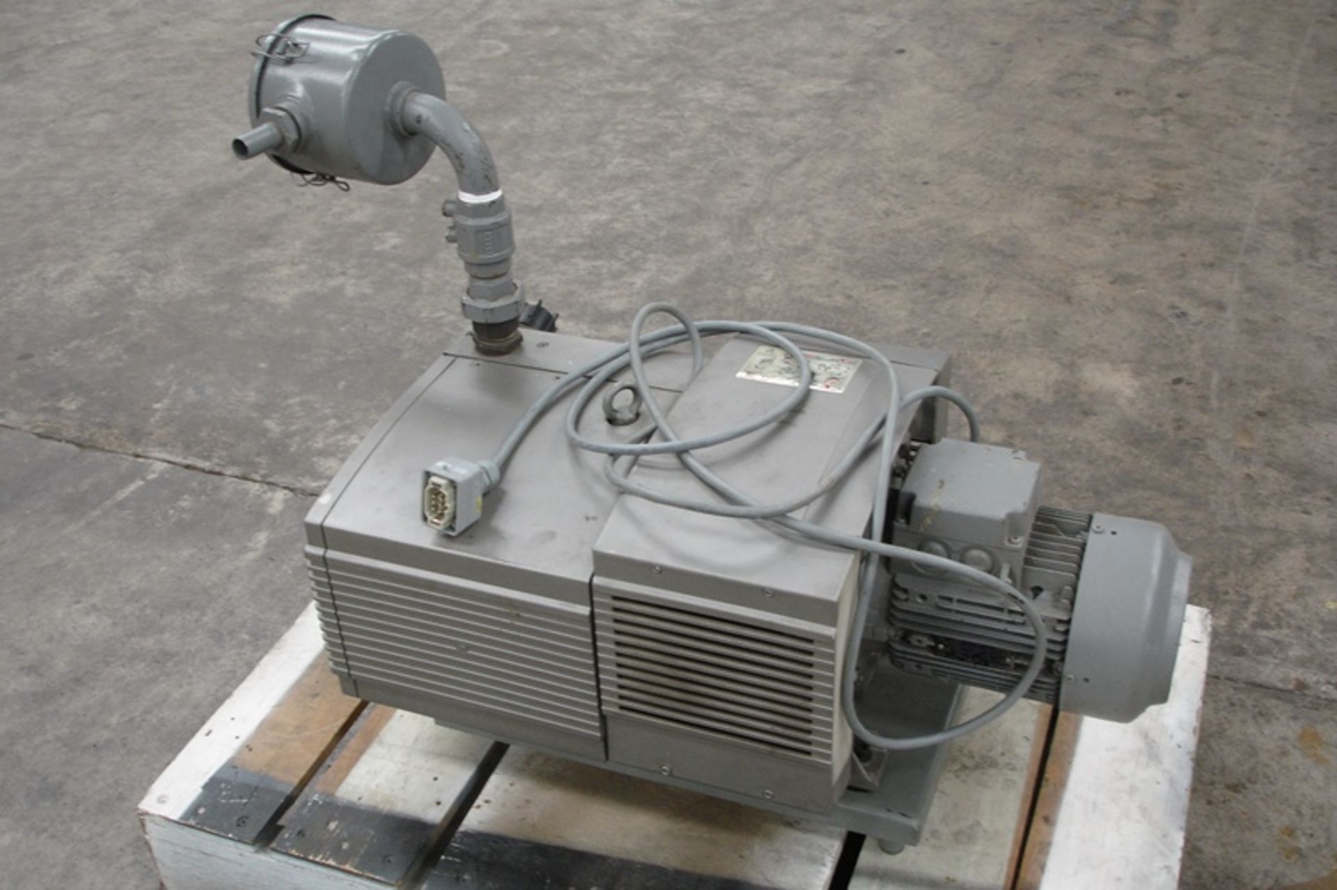 Becker Vacuum Pump - Image 3 of 3