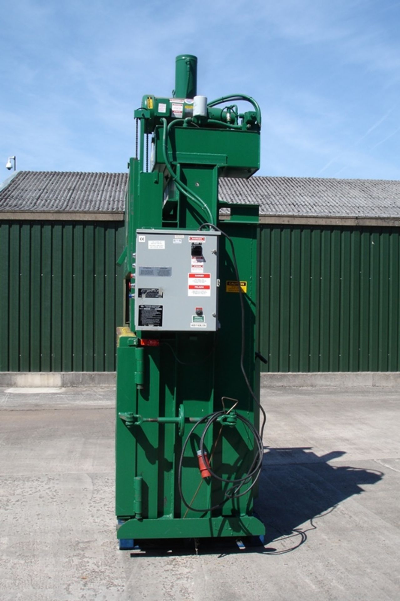 Loadking Mill Size Hydraulic Baler - Image 4 of 7