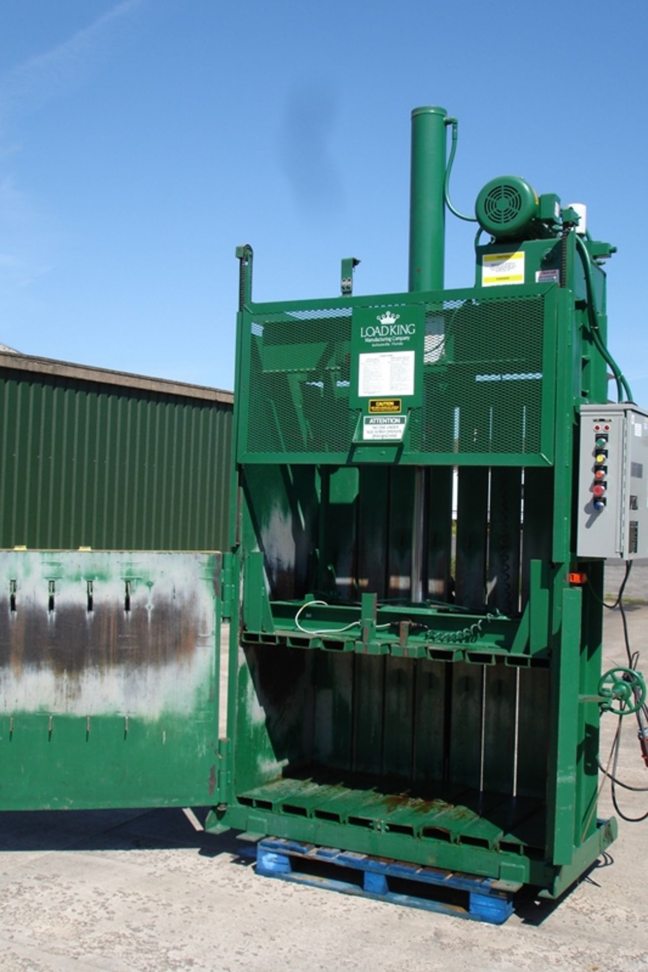 Loadking Mill Size Hydraulic Baler - Image 7 of 7